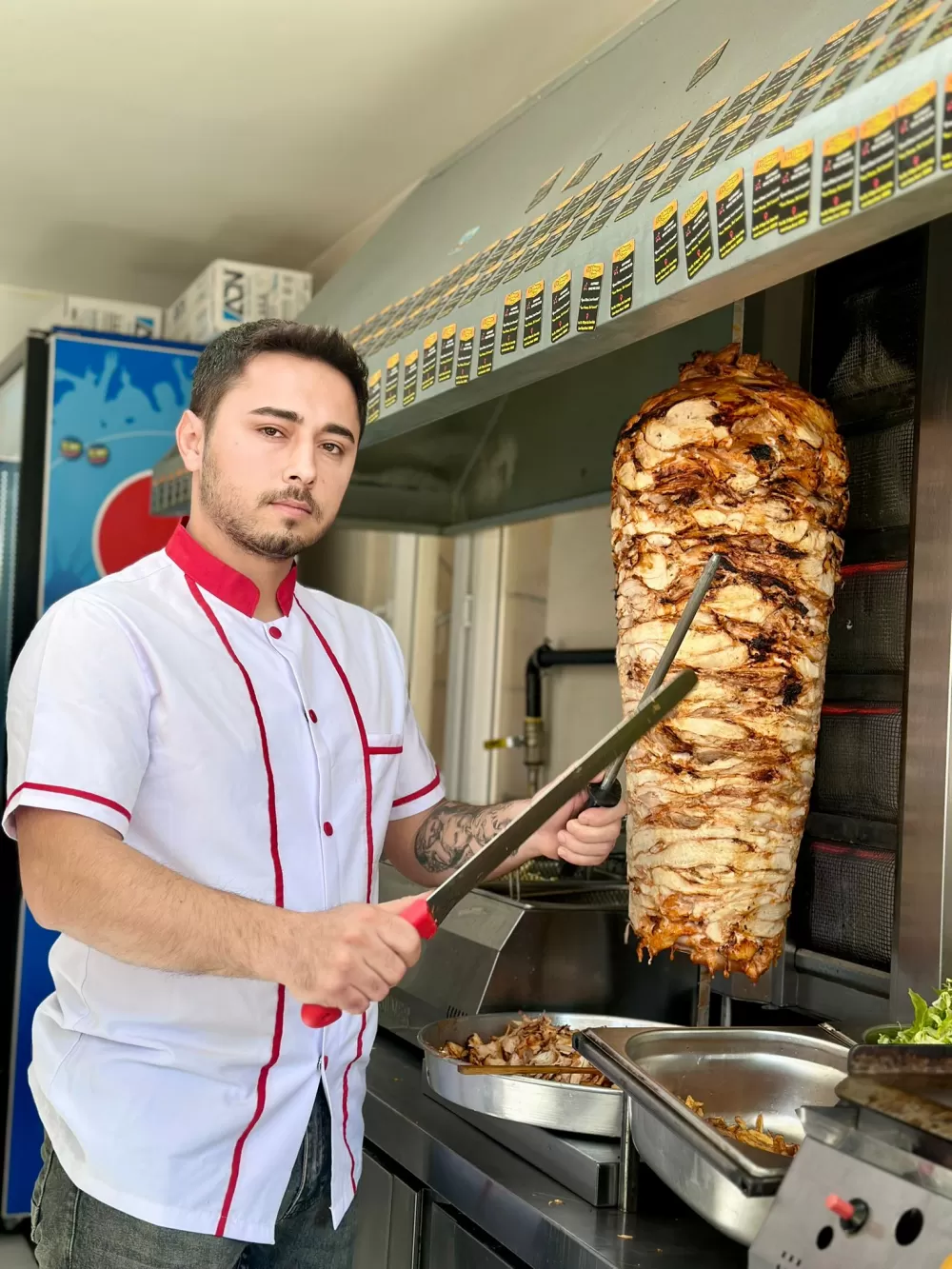 Y&Y Burger'den öğrencilere büyük jest! Engelli vatandaşlara tamamen ücretsiz