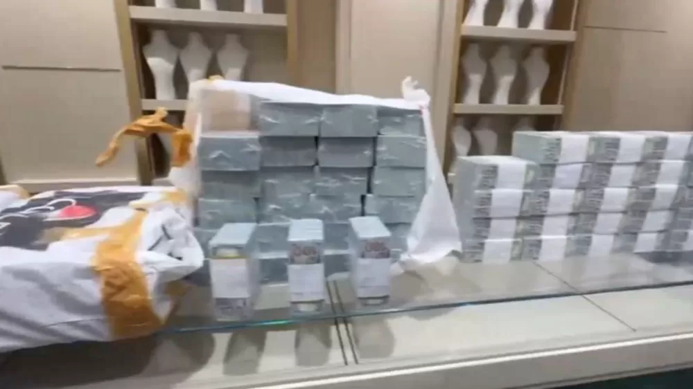 1 milyar 300 milyon liralık vurgun  İstanbul merkezli  Antalya ve 7 ilde 'Dağ Grup' operasyonu: 50 gözaltı