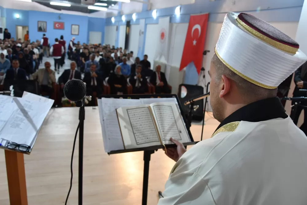 Antalya'da Kur'an-ı Kerim'i ezberleyerek hafız olan hükümlüye İcazet Töreni