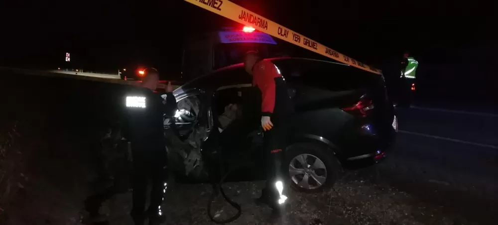 Feci kaza Bucak’ta can aldı! Tır ile otomobil çarpıştı