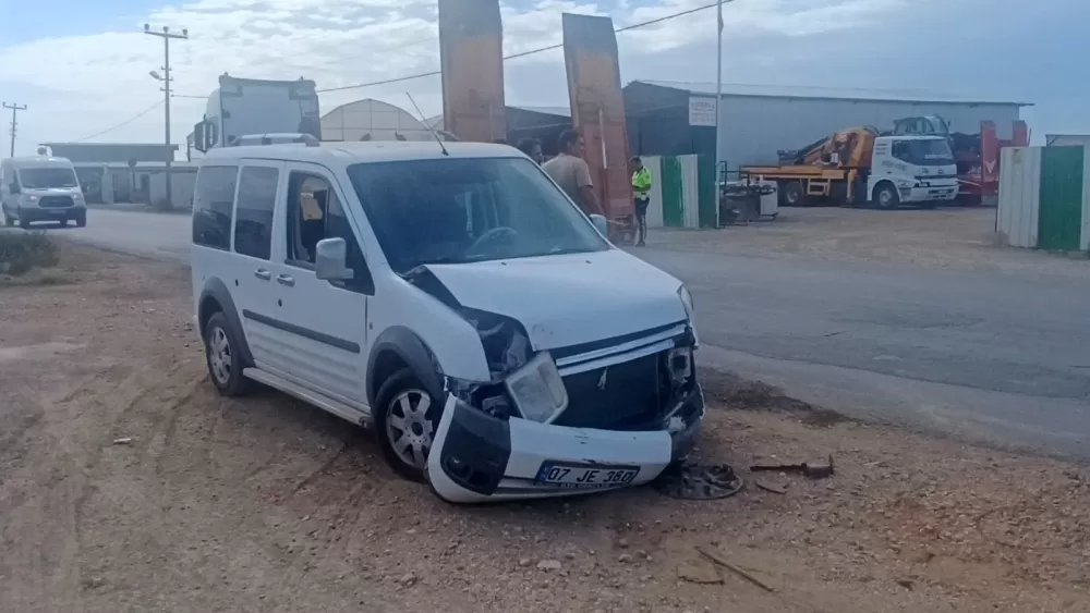 Antalya'da trafik kazası 1 kişi yaralandı