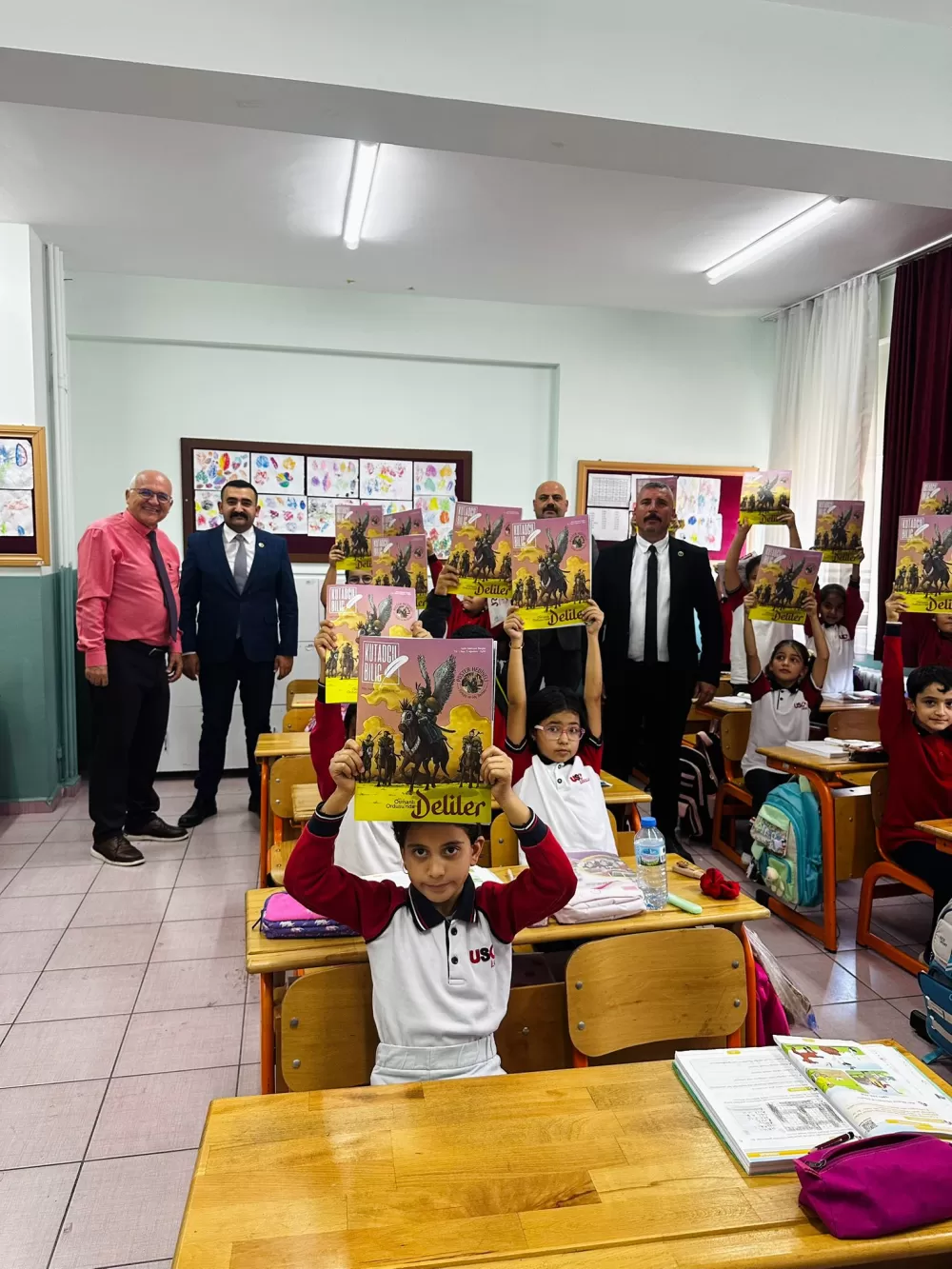 Kutadgu Bilig Dergisi ile kültürel bilinç gelişiyor Burdur Ülkü Ocakları’ndan anlamlı hediye