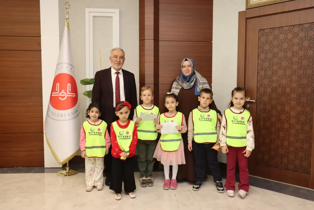 Minik Yüreklerden Filistin ve Yetim Kardeşlerine Destek