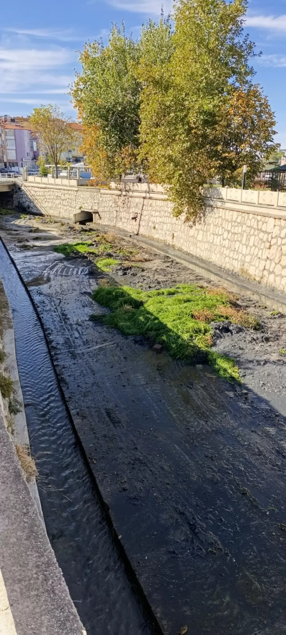 Burdur Çayı’nda temizlik seferberliği Belediye ekipleri sahada