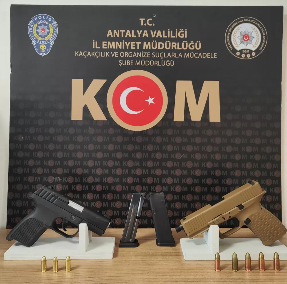 Antalya'da çok sayıda kaçak ürün ele geçirildi