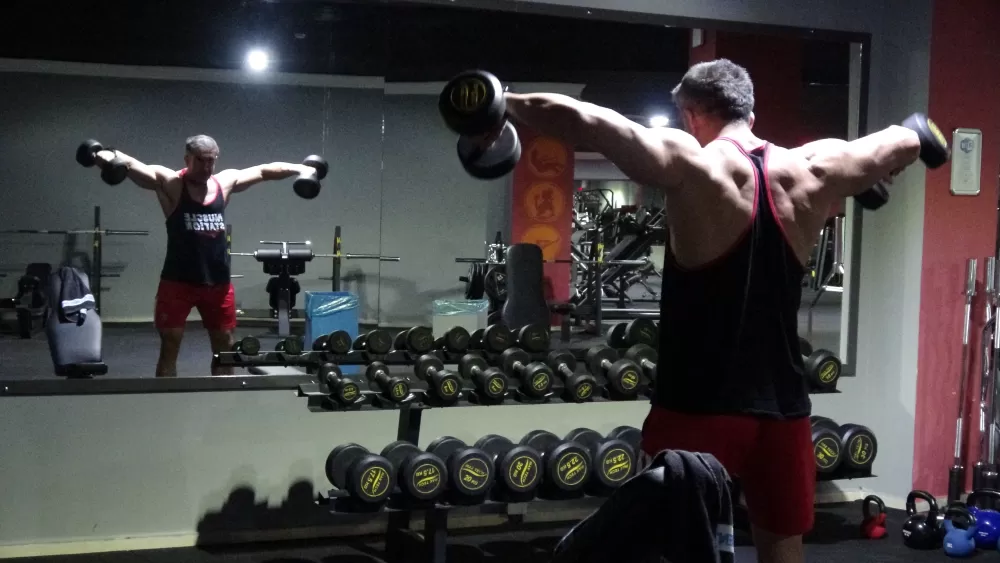 Burdurlu itfaiyeci kas gücüyle Türkiye’yi sallayacak!