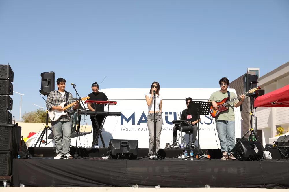 MAKÜ’de sonbahar şenliği coşkusu! Kampüs renk cümbüşüne döndü