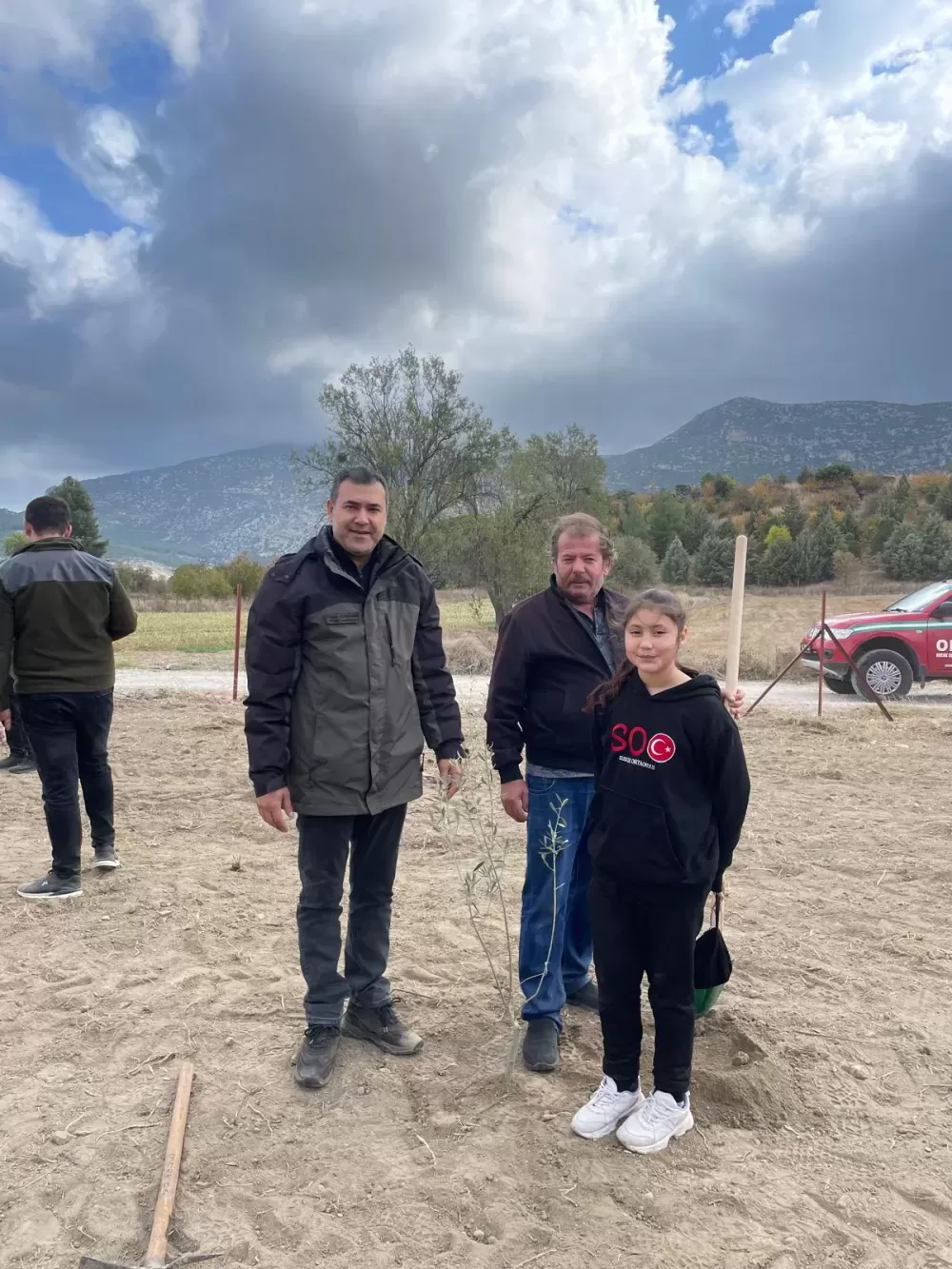 Bucak'ta Orman Şehitleri için zeytin fidanları dikildi