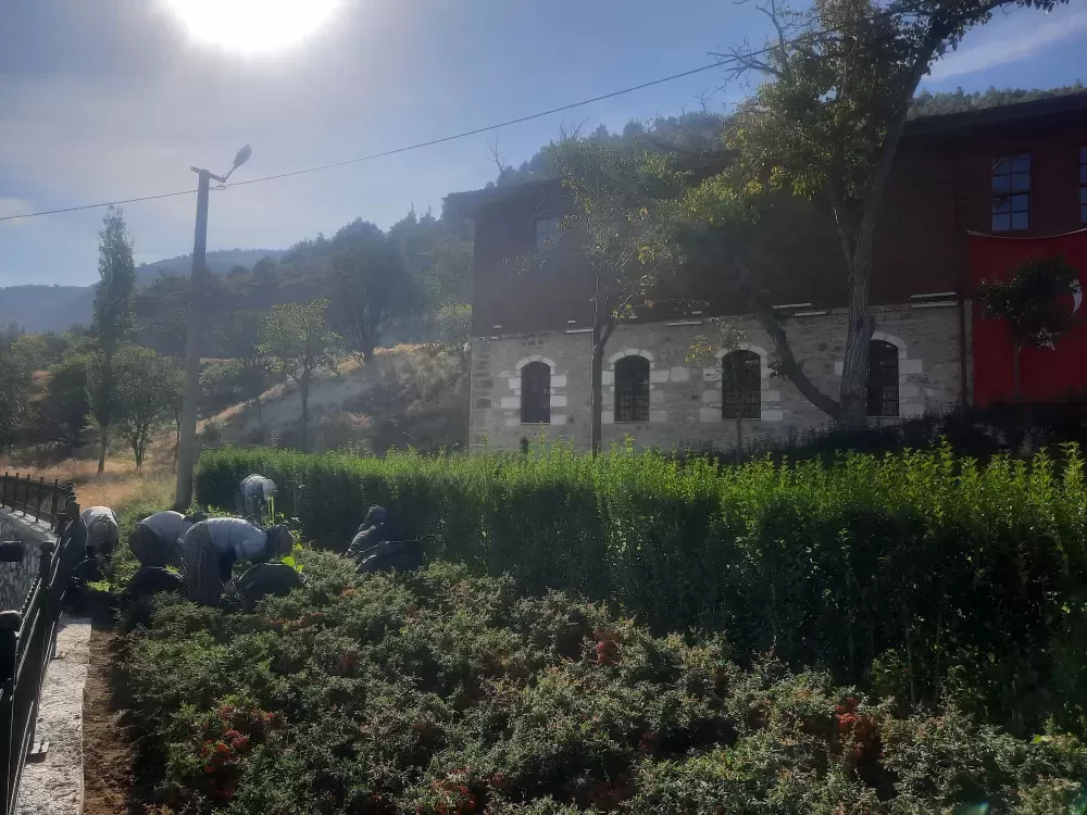 Burdur Çayı ve kent genelinde yoğun temizlik çalışması