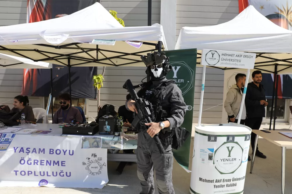 MAKÜ’de sonbahar şenliği coşkusu! Kampüs renk cümbüşüne döndü