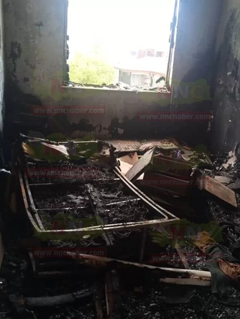 Bucak'ta apartman dairesinde yangın! Alevler tedirgin etti