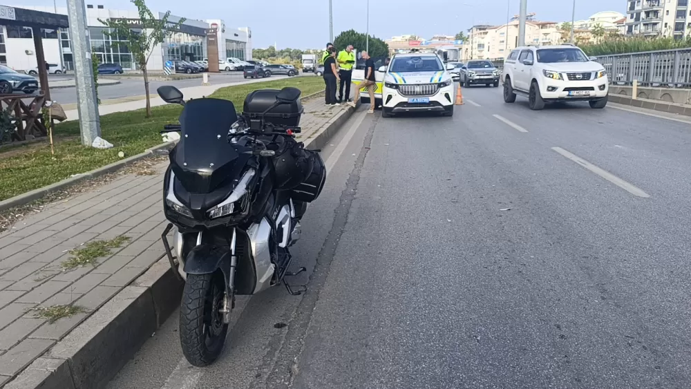 Manavgat'ta motosiklet ile otomobil çarpıştı: 1 yaralı