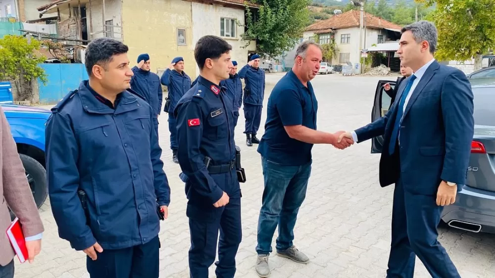 Kaymakam Kuruca, köy ziyaretlerini sürdürüyor Kestel'de vatandaşla buluştu