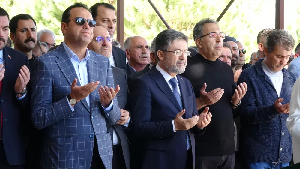 Bakan Yardımcısı Gümen'in annesi toprağa verildi