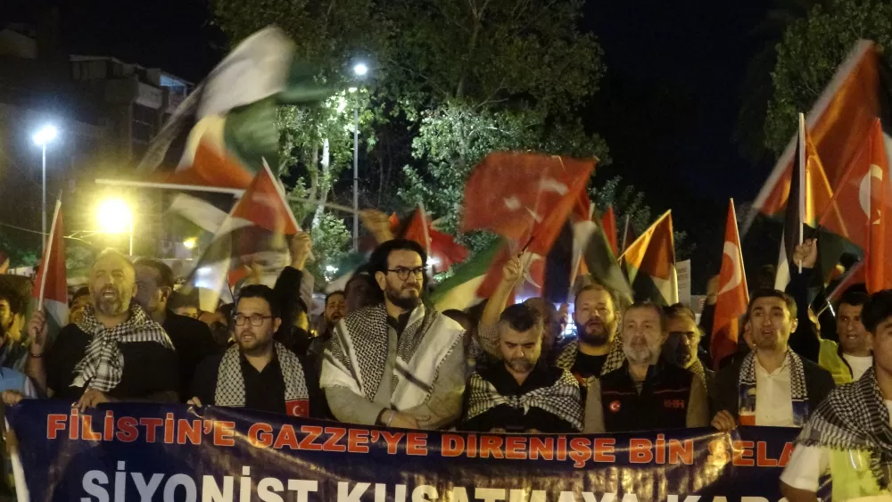 Antalya’da Özgürlük Filosuna destek yürüyüşü