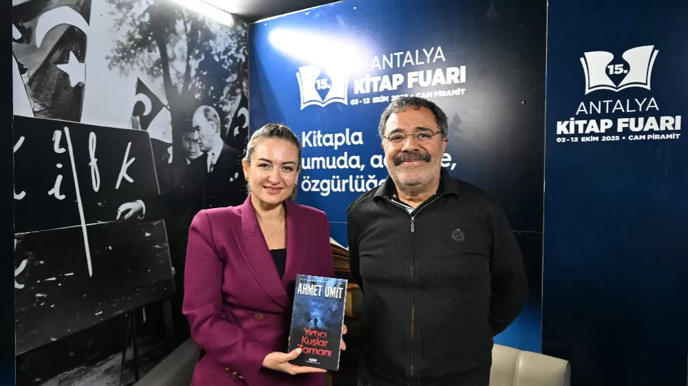 Ahmet Ümit Antalya Kitap Fuarı’nda okurlarıyla buluştu