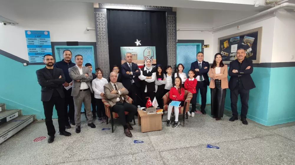 Ankara'nın ilk okul radyosunda programları minikler hazırlıyor
