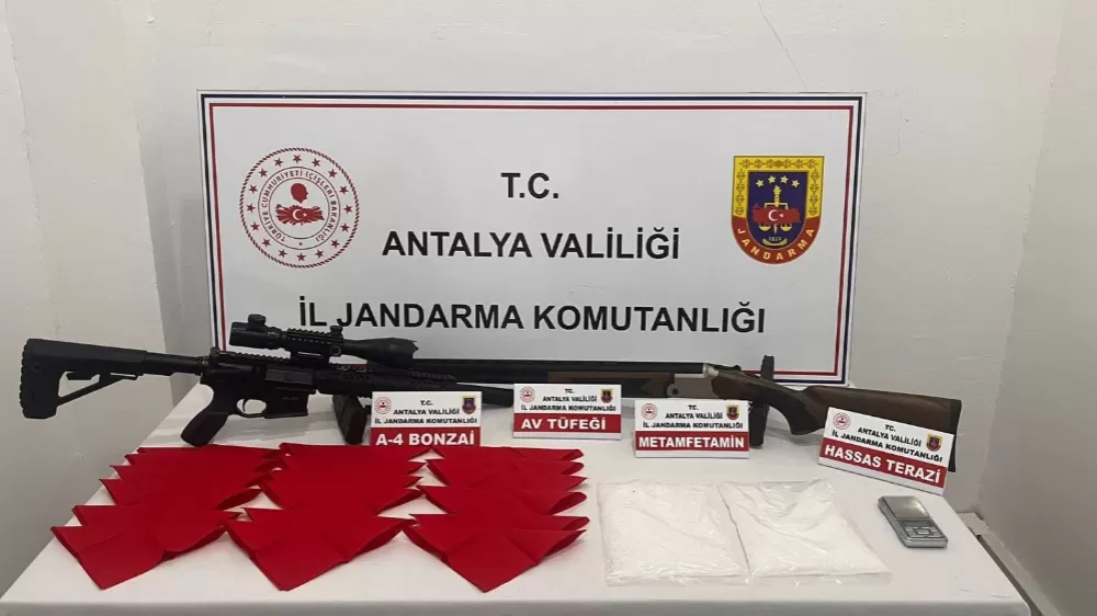 Antalya'da 200 bin kullanımlık uyuşturucu madde ele geçirildi