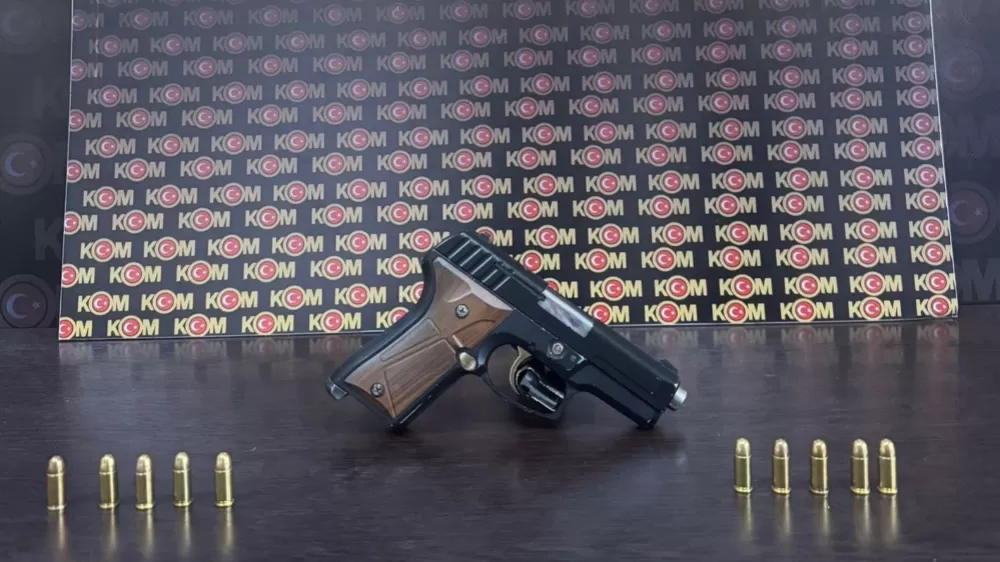 Antalya'da çok sayıda kaçak ürün ele geçirildi