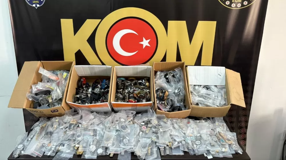 Antalya'da çok sayıda kaçak ürün ele geçirildi