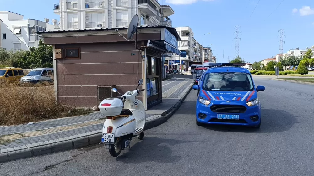 Antalya’da motosiklet devrildi: 2 Hollandalı turist yaralandı