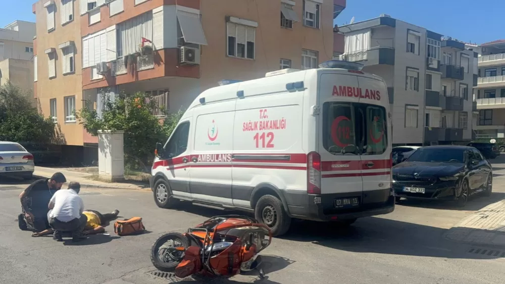 Antalya'da otomobille motosiklet çarpıştı: 1 yaralı