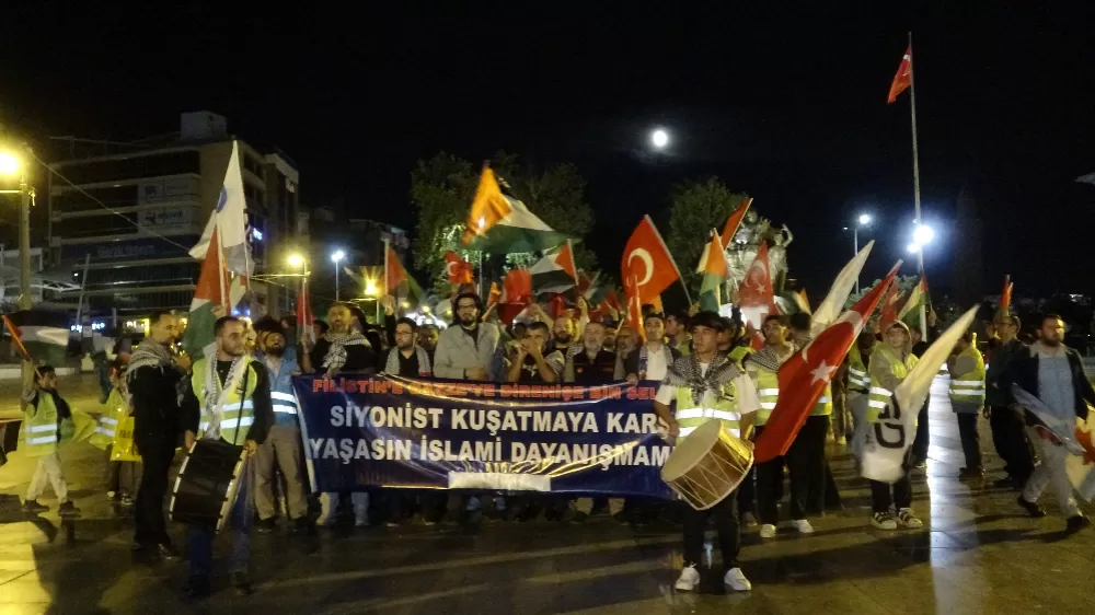 Antalya’da Özgürlük Filosuna destek yürüyüşü