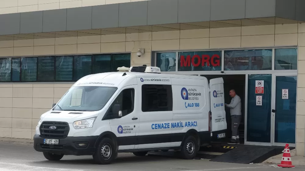 Antalya'da silahlı kavgada hayatını kaybeden gençlerin cenazeleri yakınları tarafından alındı