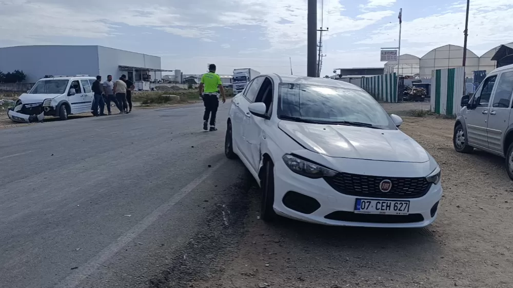 Antalya'da trafik kazası 1 kişi yaralandı