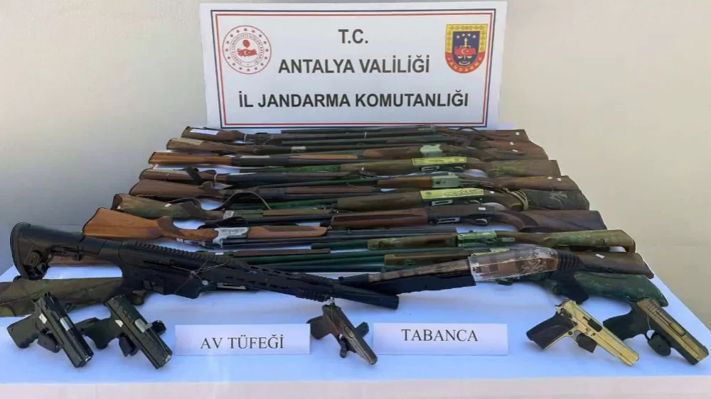 Antalya Elmalı’da ruhsatsız 20 silah ele geçirildi