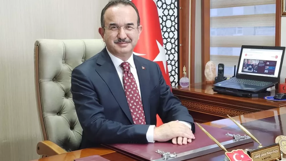 Antalya İl Müftüsü Nazif Fethi Yalçınkaya, Yönetim Hizmetleri Genel Müdürü olarak atandı. Nazif Fethi Yalçınkaya Kimdir?