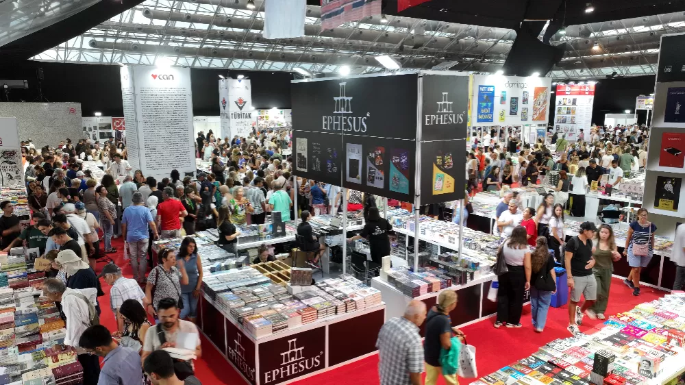Antalya Kitap Fuarı 15. Kez Kapılarını Açtı  Muhittin Böcek’ten Duygusal Mesaj, Livaneli’den Büyük Övgü!