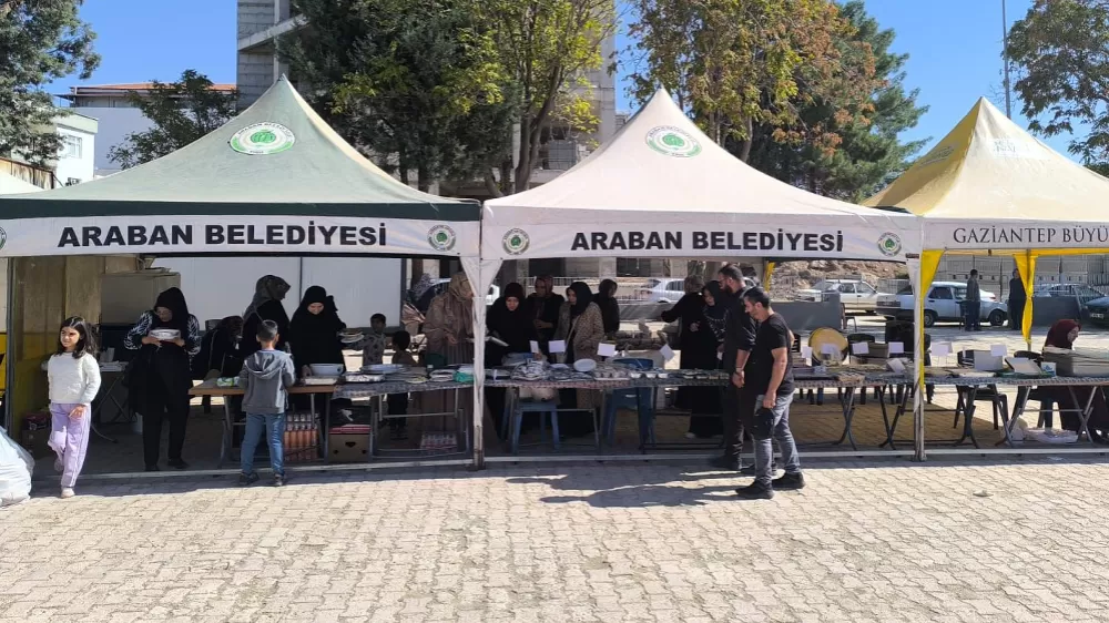 Araban'da hayırseverlerden Gazze yararına hayır çarşısı