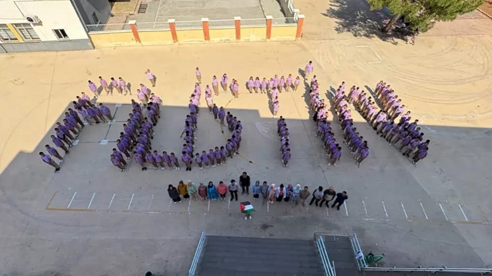 Arabanlı öğrenciler 'Filistin' yazılı koreografi yaptı