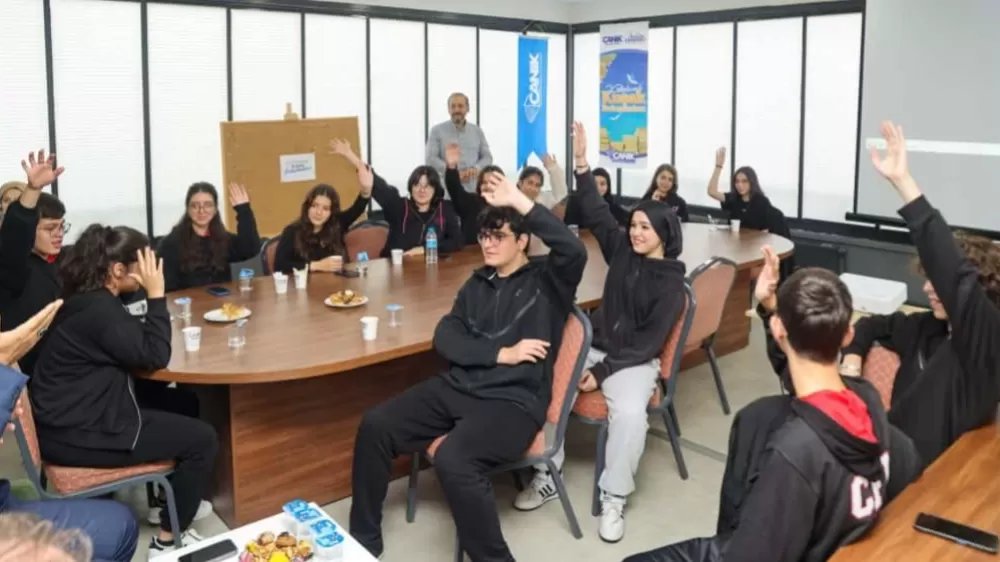 Başkan Sandıkçı: "Eğitim yolculuğunda gençlerimizin yanındayız"