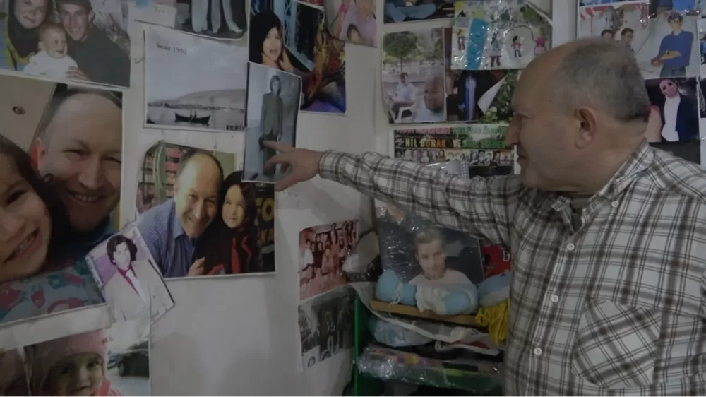 Boynundan düşürmediği fotoğraf makinesiyle 52 yıldır yaşayan hafıza