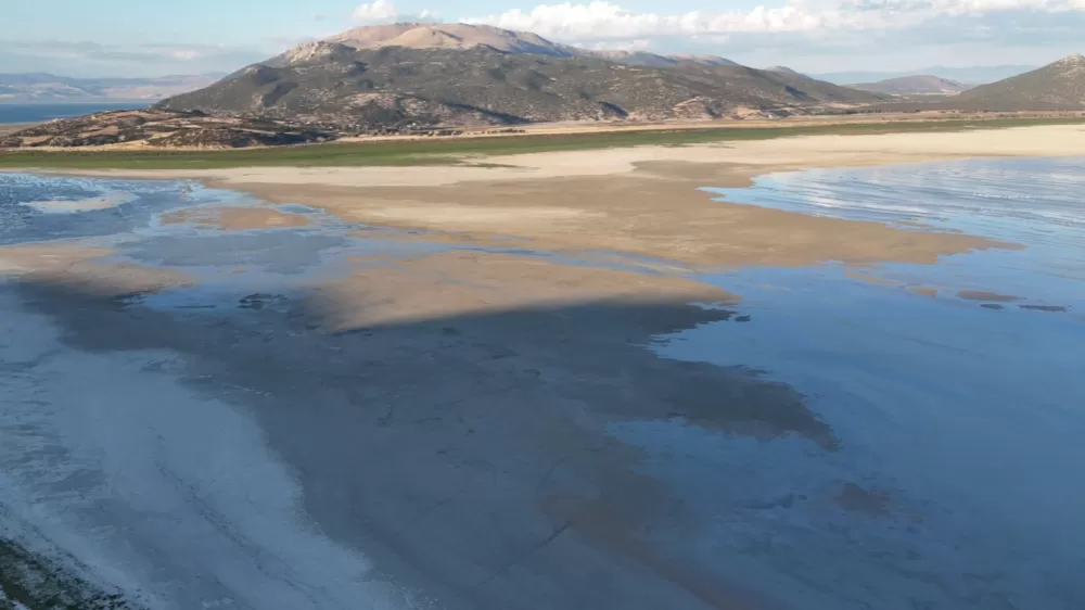 Buzul çağından bu yana Eğirdir Gölü ilk kez ikiye bölündü "10 yıl aralıksız yağmur yağsa Eğirdir Gölü'nden çekilen yer altı suyu geri gelmez"