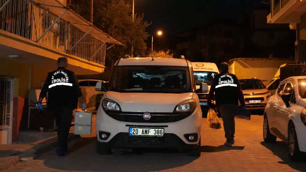 Denizli'de 42 yaşındaki adam  1 ay önce evlendiği eşini öldürdükten sonra aynı tüfekle ...