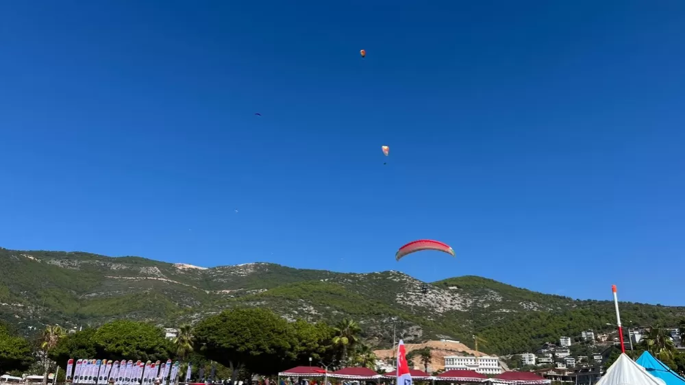 Dünya Yamaç Paraşütü Hedef Şampiyonası Alanya’da başladı