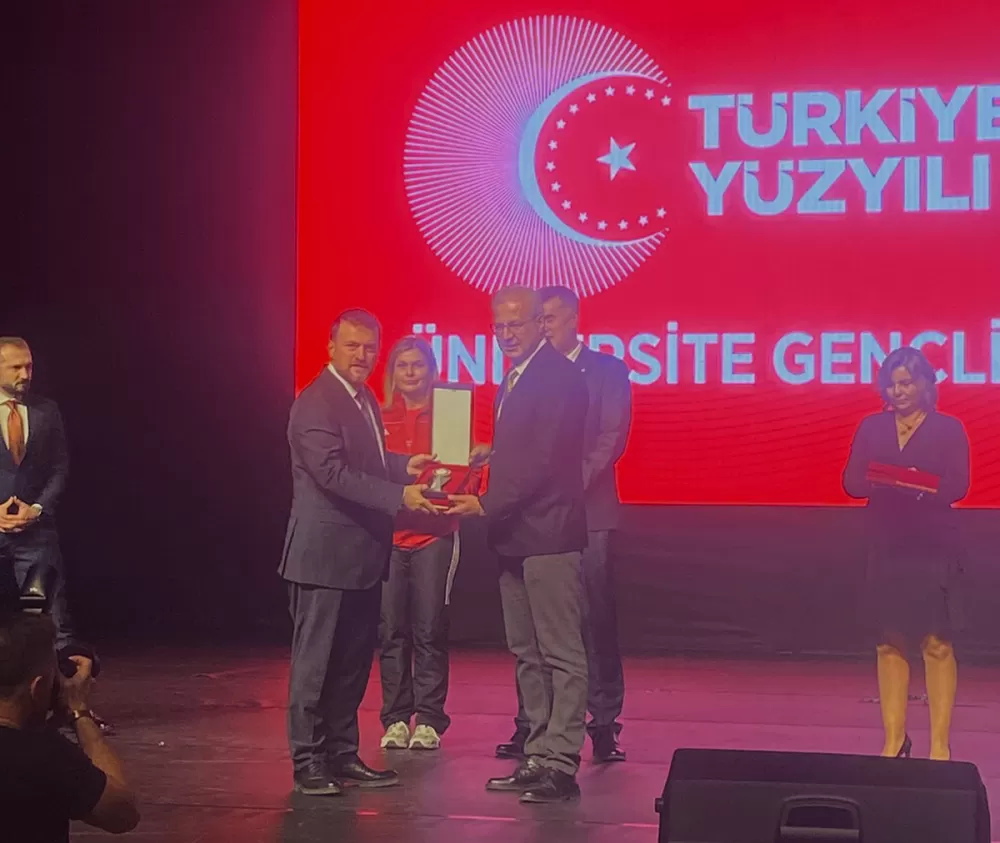 MAKÜ'ye uluslararası arenada dikkat çeken ödül geldi