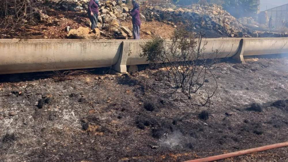 Gazipaşa'da zirai alanda yangın büyümeden söndürüldü