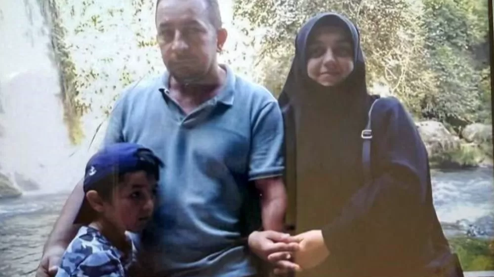 Gebze'de çöken binada  5 kişilik aileden 4 ölü  1'i sağ kurtarıldı