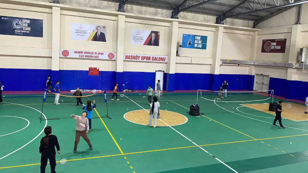 Hasköy’de badminton antrenmanları yoğun katılımla sürüyor