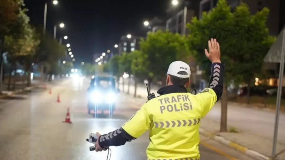 Isparta’da modifiyeli araçlara gece denetimi