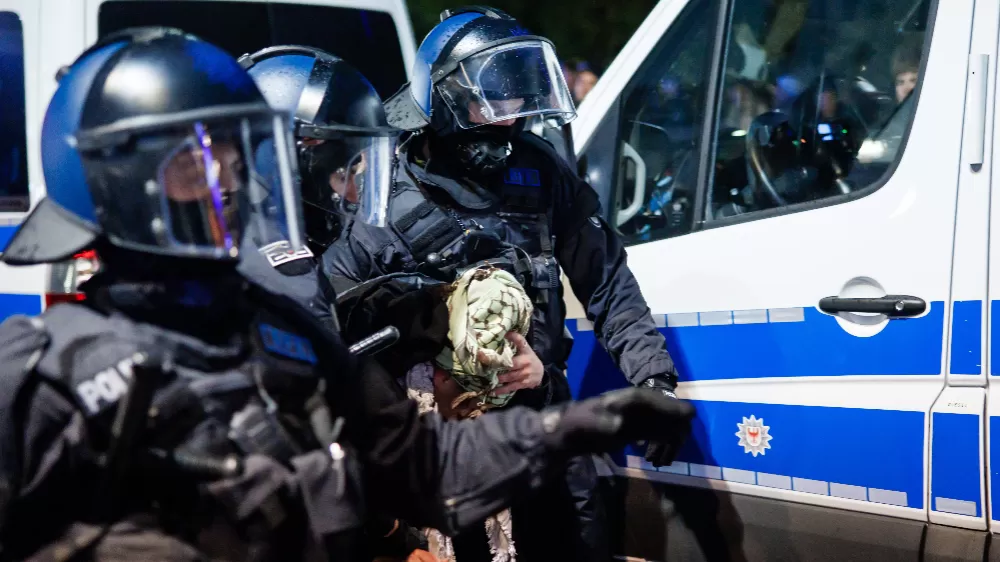 İsrail yanlısı gösteriye izin, Filistin gösterisine yasak