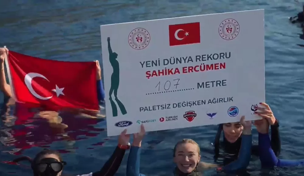 Şahika Ercümen 'Cumhuriyet' ve 'Gazze' için dünya rekoru kırdı
