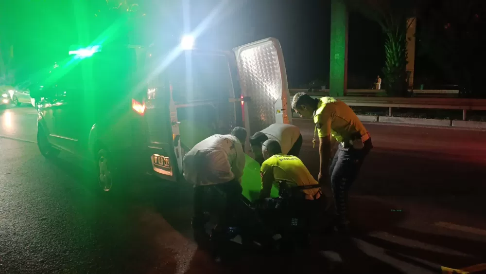 Antalya Alanya 'da Otomobil ile motosiklet çarpıştı 21 yaşındaki genç hayatını kaybetti