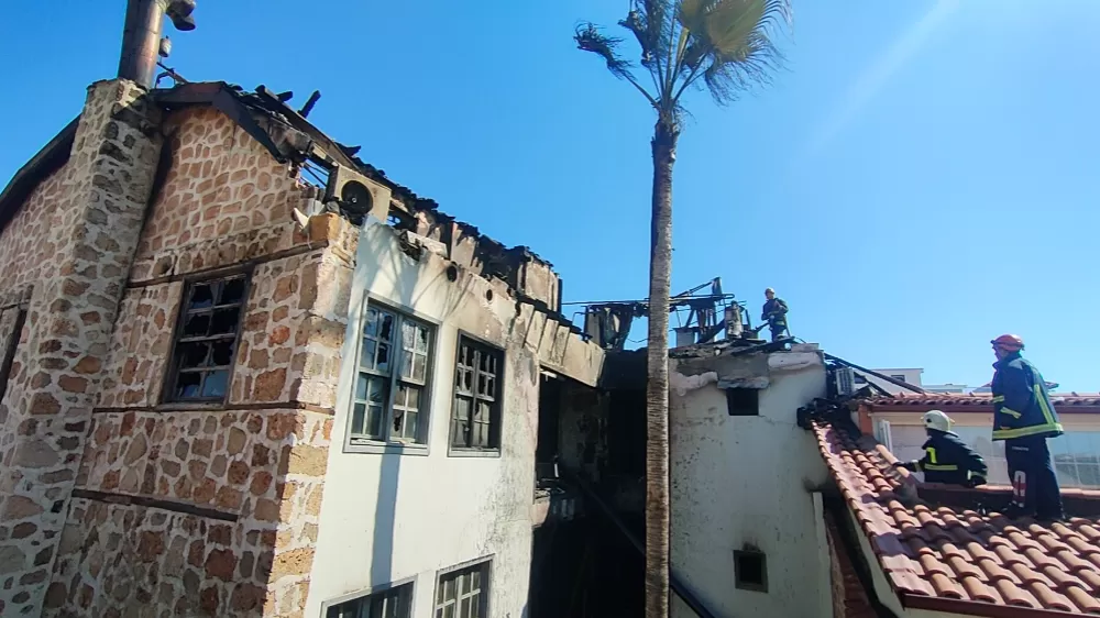 Kaleiçi’nde 2 kişinin öldüğü otel yangını davasında bilirkişi raporu beklenecek