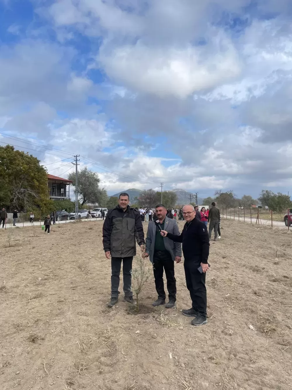 Bucak'ta Orman Şehitleri için zeytin fidanları dikildi