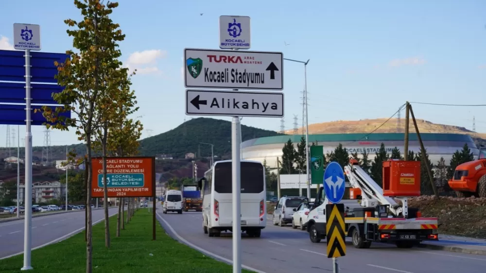 Kocaeli Stadı’nın yeni isim tabelaları monte edildi